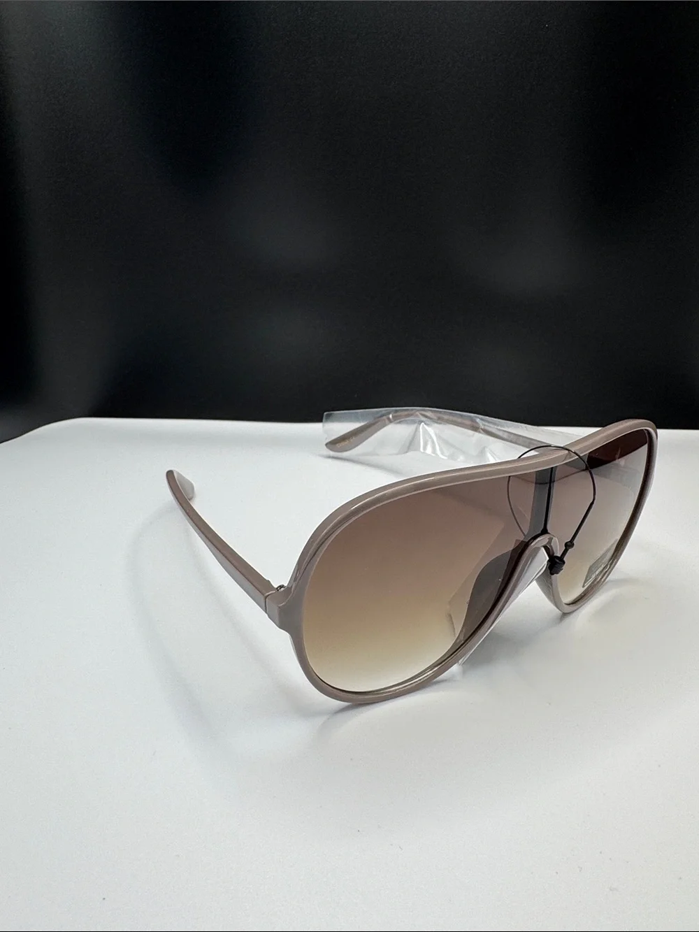 Men's Taupe Aviator Sunglasses - Gradient Lenses